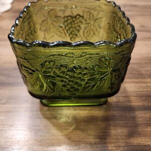 Green Glass Grape Design Decorative Bowl